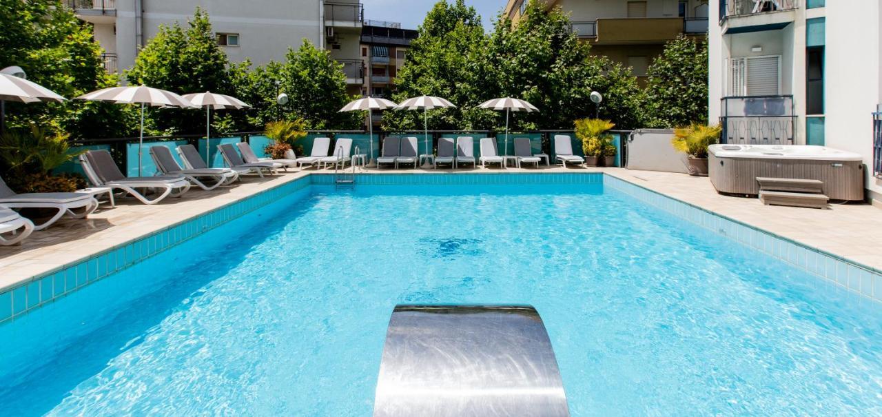 Hotel Verona Cesenatico Ngoại thất bức ảnh