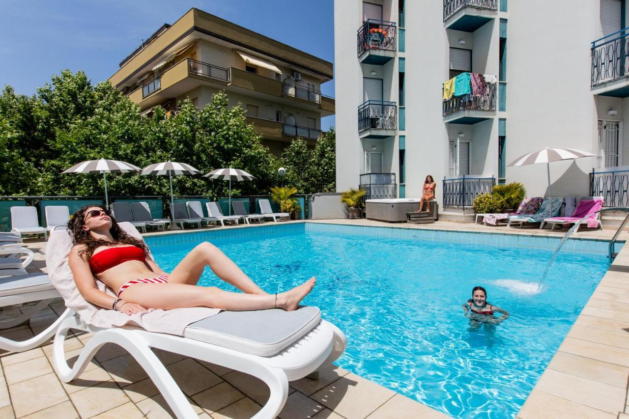 Hotel Verona Cesenatico Ngoại thất bức ảnh