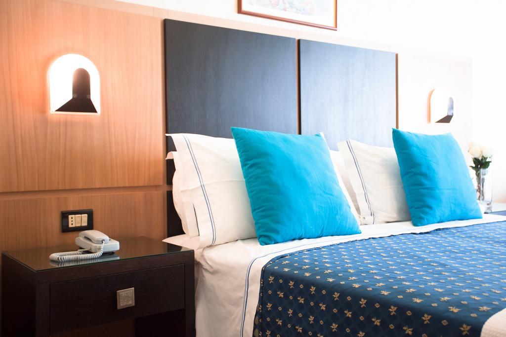 Hotel Verona Cesenatico Phòng bức ảnh