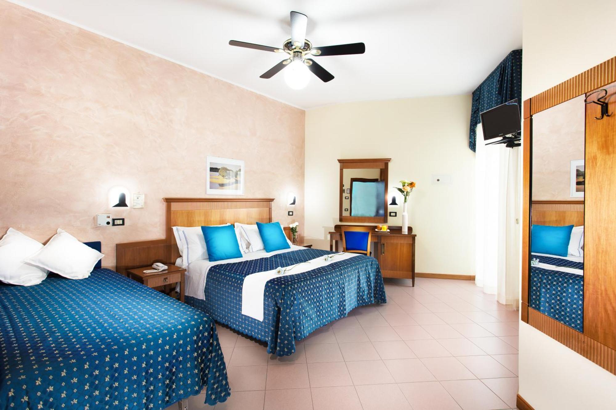 Hotel Verona Cesenatico Phòng bức ảnh
